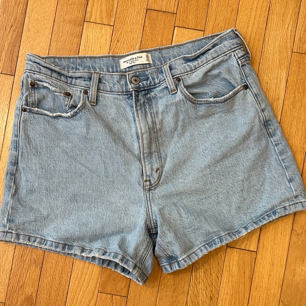 Abercrombie & Fitch mom shorts